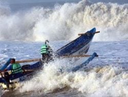 BMKG: Waspada Gelombang 4 Meter di Perairan Kendari-Laut Banda Sultra