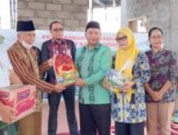 Kakanwil Kemenag Sultra Serahkan Bantuan ke Ponpes Ullumul Quran