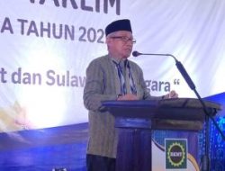 Lukman Abunawas Kukuhkan Pengurus BKMT Kolaka