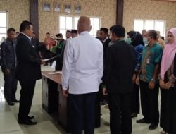 Lantik Pejabat Administrator dan Fungsional, Ini Pesan Bupati Muna