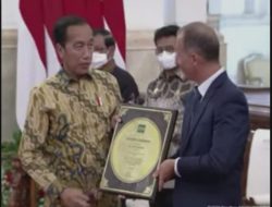 Jokowi Terima Penghargaan atas Swasembada Beras Indonesia dari IRRI