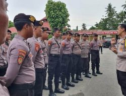 Polres Konsel Berangkatkan 1 Pleton Personel Pengamanan Pilkades di Muna