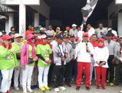 Meriahkan HUT PGRI dan HGN, PGRI Muna Gelar Jalan Sehat