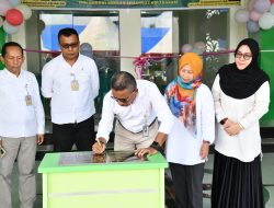 Prof Zamrun Resmikan Pemindahan Gedung Kuliah FHIL UHO