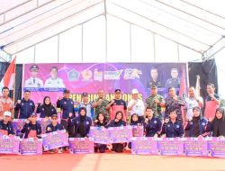 Asmawa Tosepu Serahkan Bonus Atlet dan Pelatih Berprestasi di Porprov XIV
