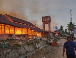 Pasar Induk Wakuru Terbakar, Ratusan Kios Ludes Dilahap Si Jago Merah