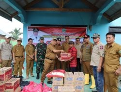 Harmin Ramba Beri Bantuan Para Korban Puting Beliung