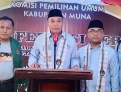 Daftar di KPU, Rahmat-Nya Muna Diantar Ribuan Pendukungnya