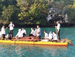 Berkunjung di Muna, Pj Gubernur Sultra Puji Keindahan Pantai Napabale