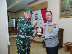 Perkuat Sinergi TNI-Polri, Kapolda dan Danlanud Haluoleo Jalin Silaturahmi