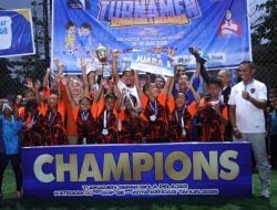 SMPN 2 Kendari dan SDN 35 Kendari Sabet Juara 1 Turnamen Sepak Bola Pelajar