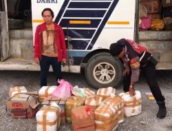 Polresta Kendari Gagalkan Penyelundupan Puluhan Jeriken Miras Ilegal Lewat Mobil Damri