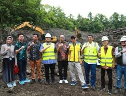 Biro Komunikasi Publik Kementerian PU Tinjau Potensi Aspal Buton