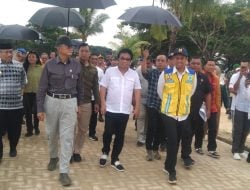 Menteri PUPR Kunjungi Seawall di Kota Raha